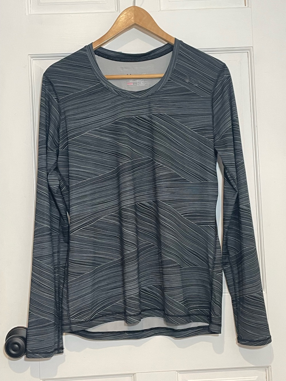 Under Armour HeatGear Fitted Long Sleeve Gray Stripe Athletic Shirt Womens LG